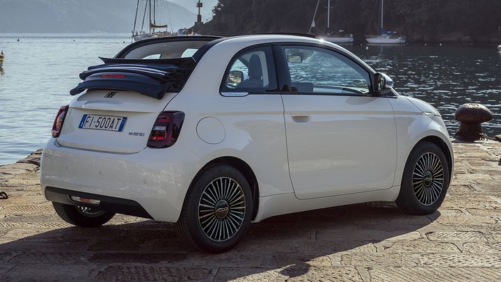 FIAT 500 Hybrid Dolcevita - posterior