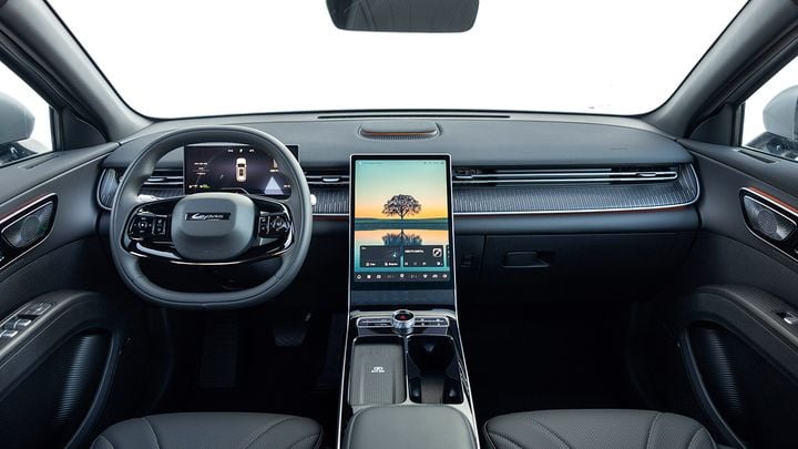 Lepas L8 Super Hybrid - interior