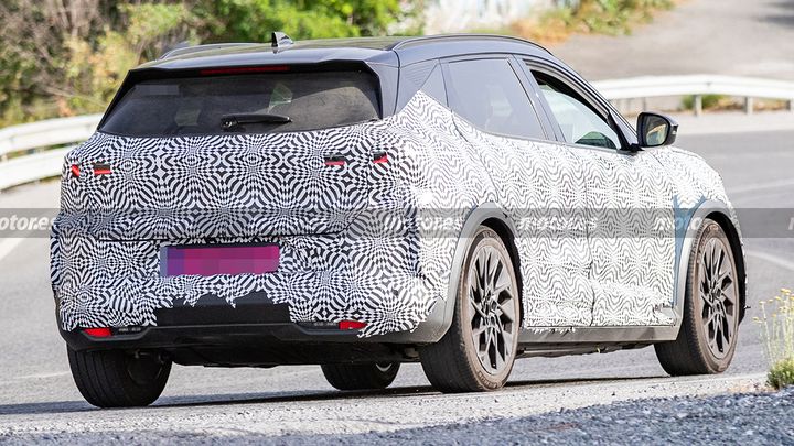 Renault Scenic E-Tech Eléctrico 2027 - foto espía posterior