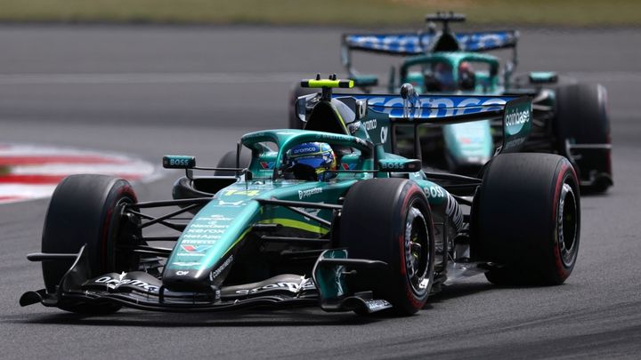 checo-perez-explica-toque-alonso-1783171