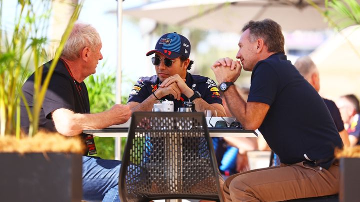 checo-perez-red-bull-demasiado-exito-abu