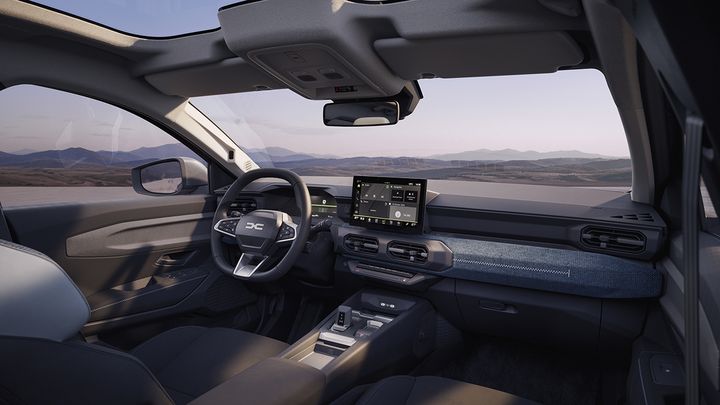 Dacia Striker - interior