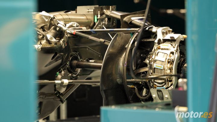 imagenes-aston-martin-amr26b-coche-alons