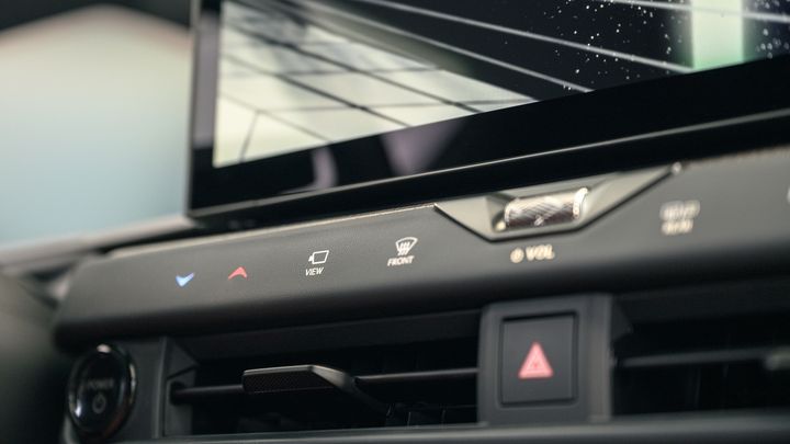 lexus-nx-2027-2026115090-1783505295_20.j