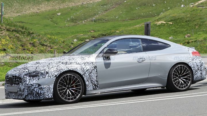 Fotos espía Mercedes-AMG CLE 63 Coupé 2027