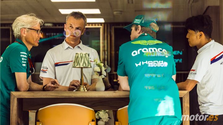 mike-krack-aston-martin-recondujo-incend