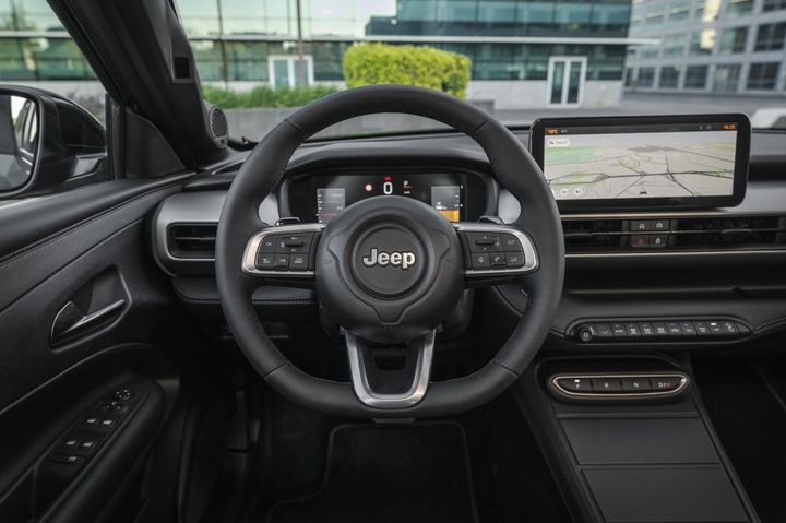 prueba-jeep-avenger-facelift-2026115217-