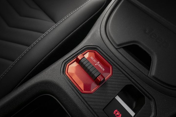 prueba-jeep-avenger-facelift-2026115217-
