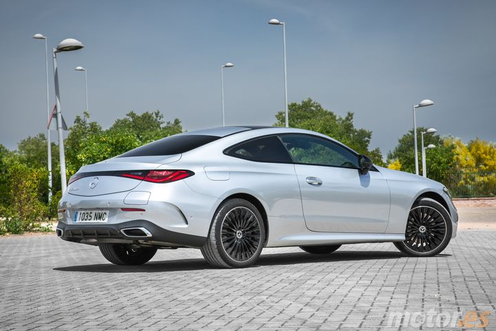 prueba-mercedes-benz-cle-300e-coupe-2026