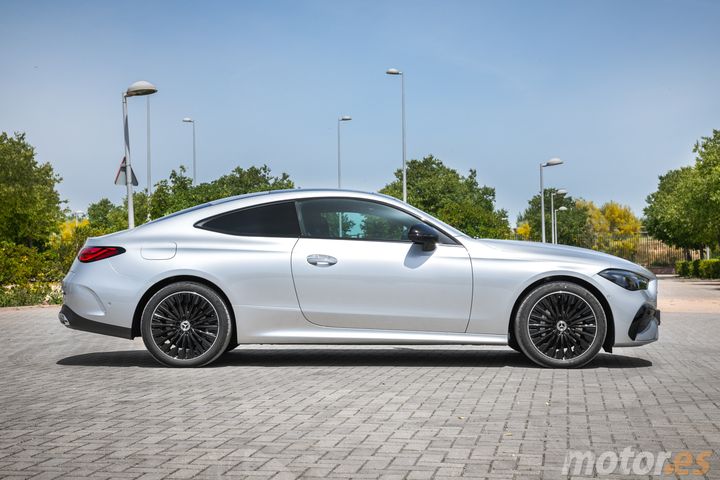 prueba-mercedes-benz-cle-300e-coupe-2026