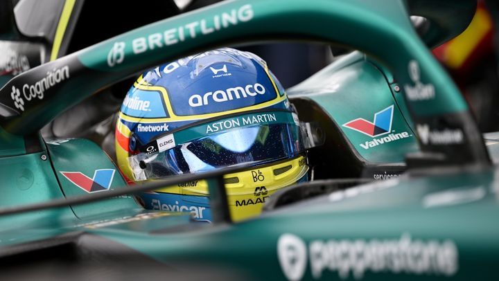 aston-martin-hace-sonreir-a-fernando-alo