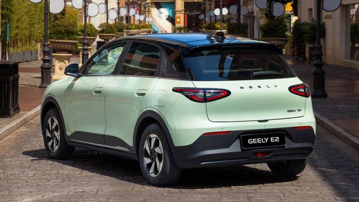el-geely-e2-llega-mas-barato-que-renault