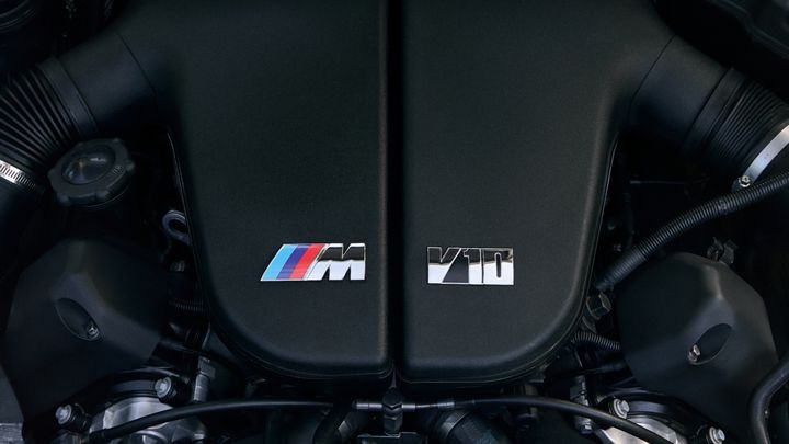 BMW S85