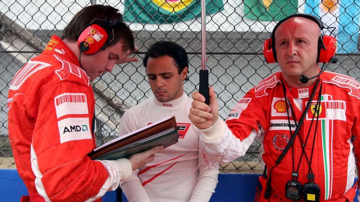 imbecil-smedley-descubrio-alonso-mintio-