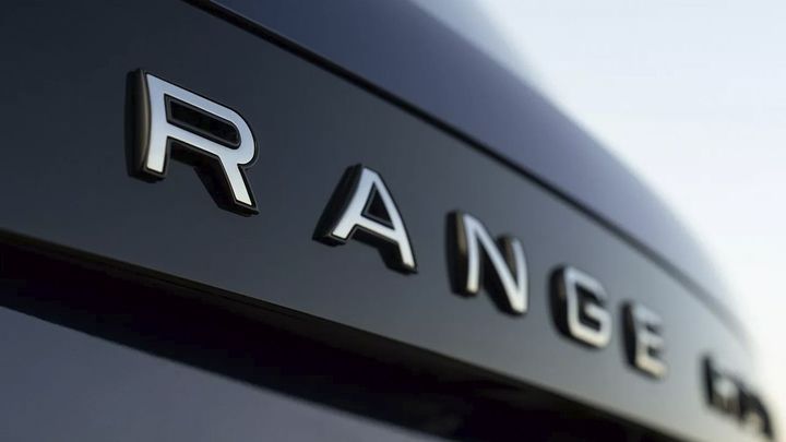 Logo Ranger Rover en un coche
