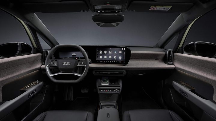 Audi A2 e-tron - interior