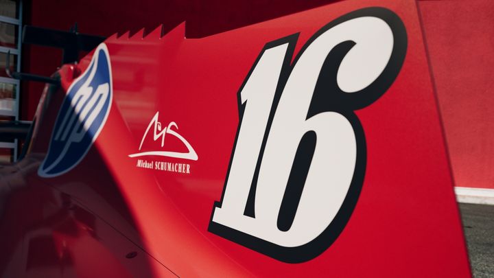 ferrari-homenajea-michael-schumacher-dec