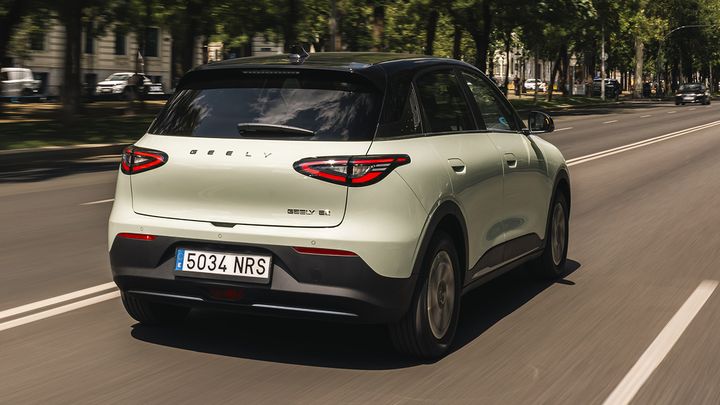 Geely E2 - posterior