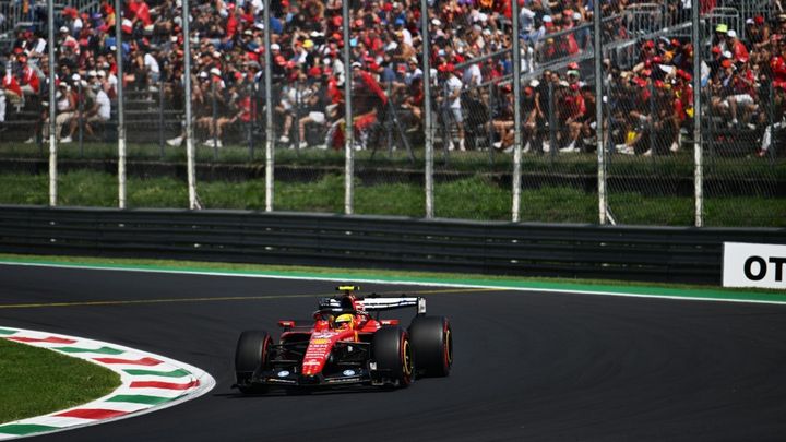 hamilton-echa-de-menos-a-mercedes-tras-s