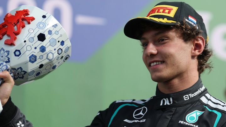 kimi-antonelli-luchara-en-desventaja-en-