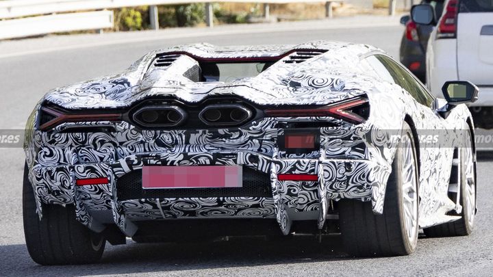 Fotos espía Lamborghini Revuelto Spyder 2028