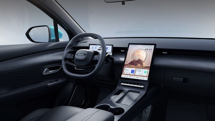 Lepas L4 EV - interior