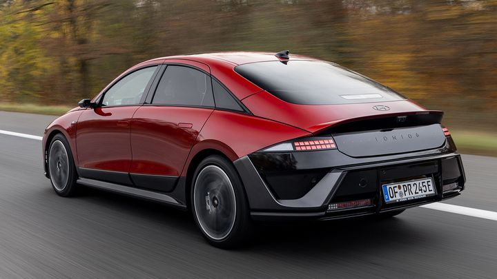 Hyundai IONIQ 6 - posterior