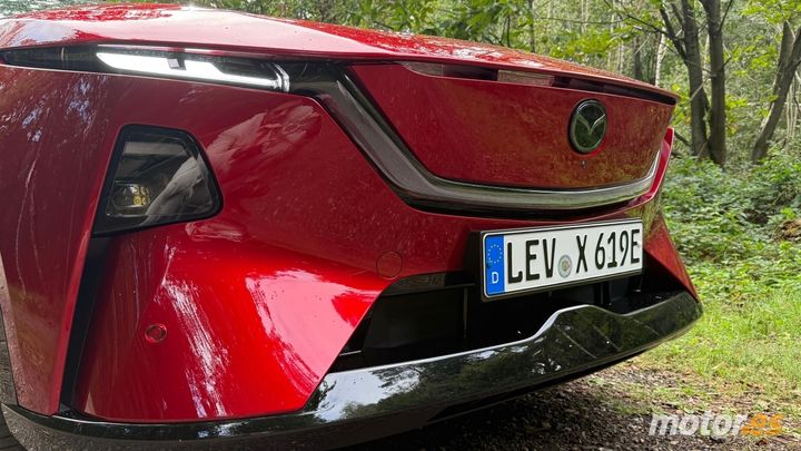 Mazda CX-6e