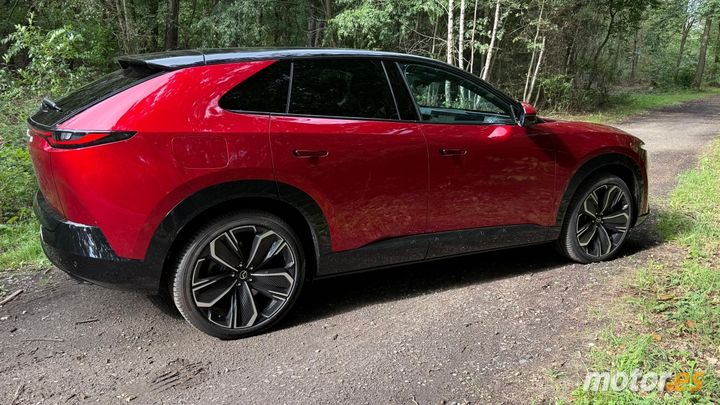 Mazda CX-6e