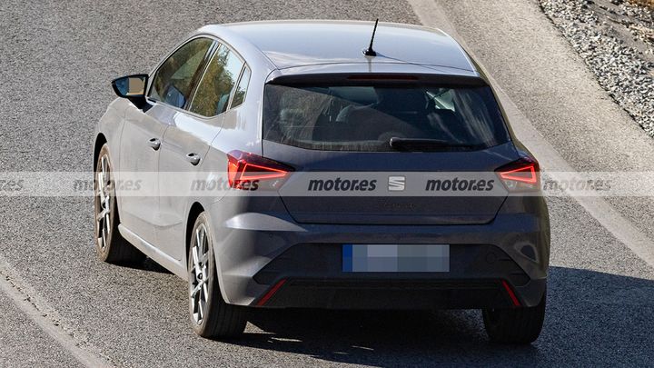 SEAT Ibiza MHEV - foto espía posterior