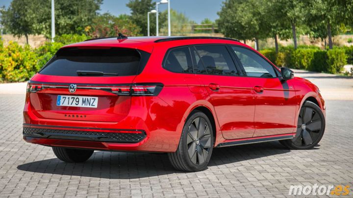 Volkswagen Passat - posterior