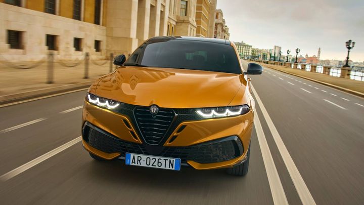 alfa-romeo-junior-tonale-giulia-stelvio-