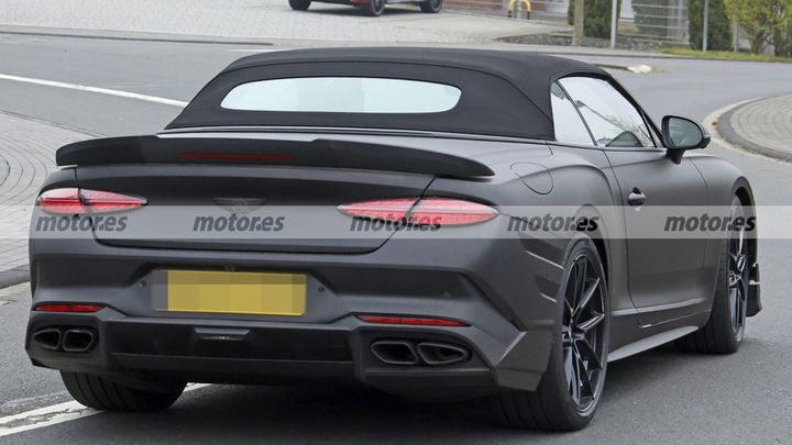 Vista trasera del nuevo Bentley Continental GT Supersports Convertible