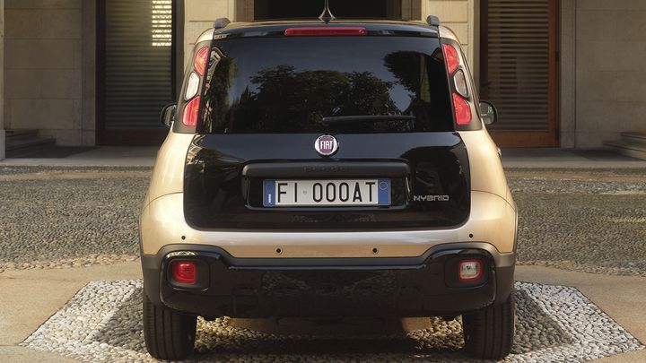 Vista trasera del nuevo FIAT Pandina Tributo Autobianchi