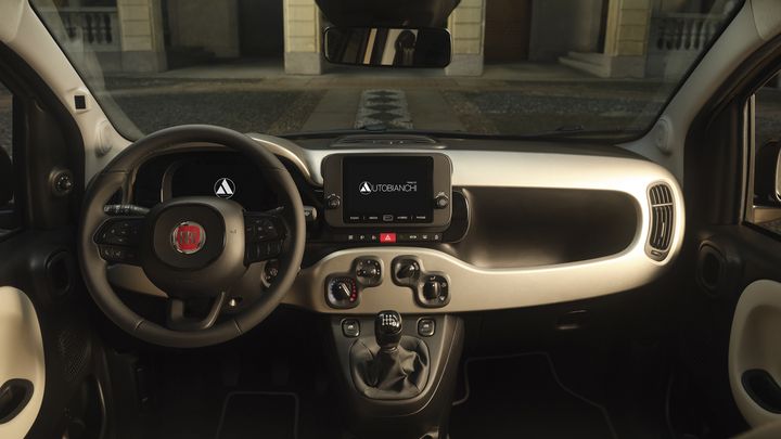 El salpicadero del FIAT Pandina más exclusivo de la gama.