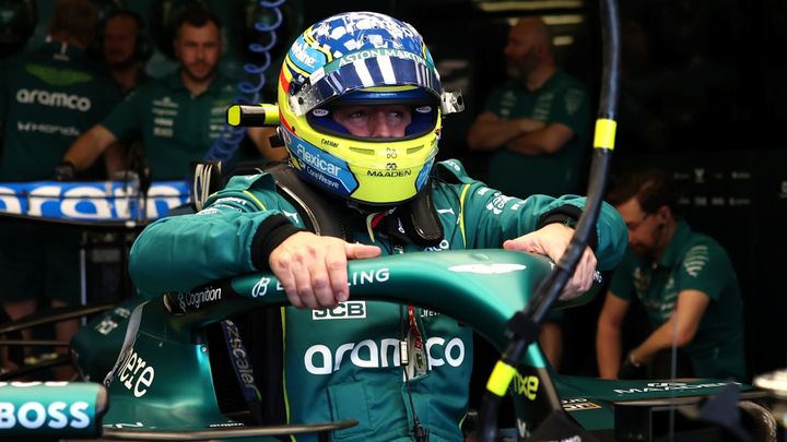 hamilton-tributo-alonso-renovacion-coche