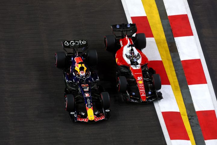 max-verstappen-domina-en-marina-bay-y-lo