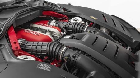 Ferrari reduce al 20 % su apuesta por el eléctrico y recupera una tecnología que parecía condenada a desaparecer