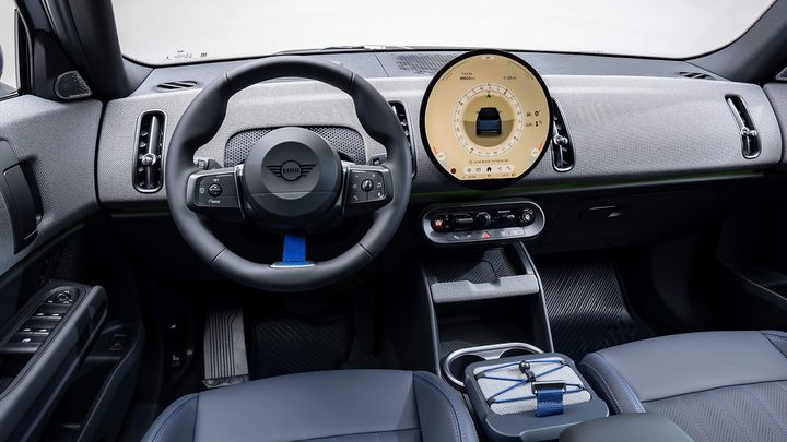 MINI Countryman Untamed Edition - interior