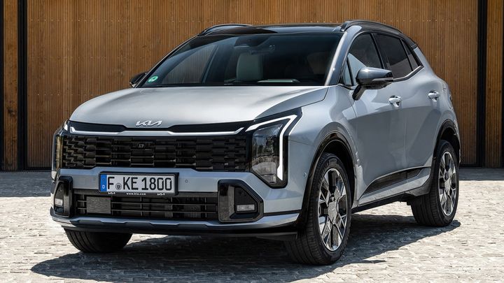 Vista frontal lateral del KIA Sportage con acabado GT-line