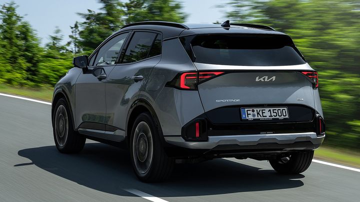 Vista lateral trasera del KIA Sportage con acabado GT-line