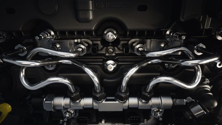 Culata del motor Mazda Skyactiv-X