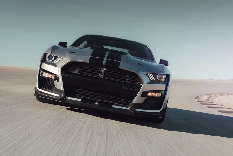  El V8 de   CV del Shelby GT5  cuesta casi lo mismo que un Mustang nuevo