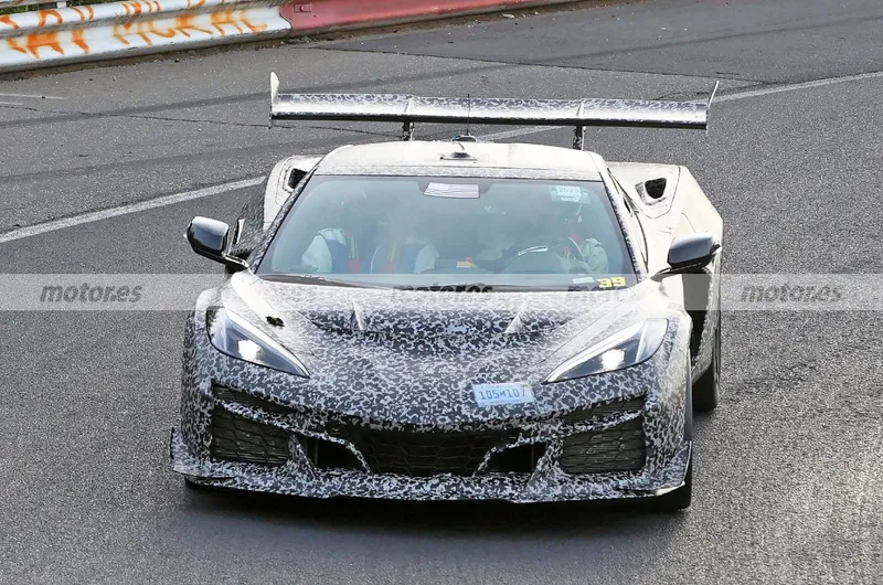 El Nuevo Chevrolet Corvette Zr1 Se Desnuda En Sus Primeras Pruebas En