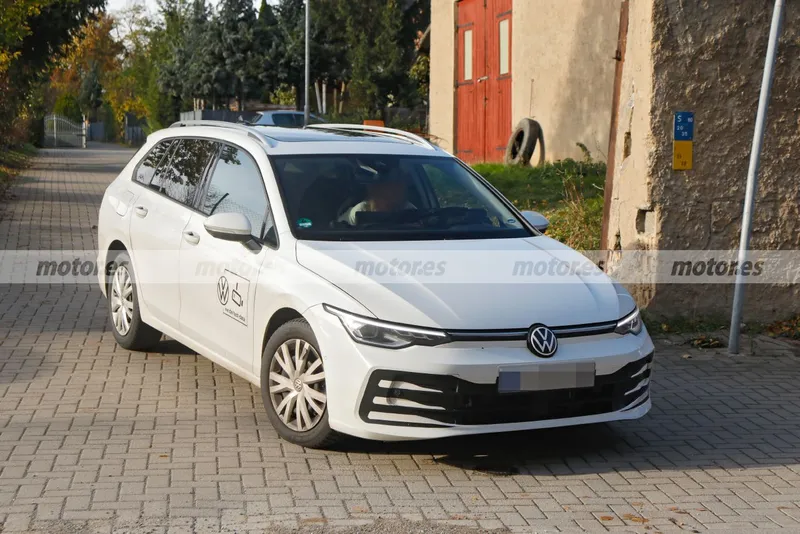 El Volkswagen Golf Variant 2024 Vuelve A Ser Cazado En Pruebas Luciendo ...