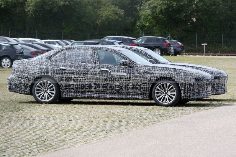 BMW Serie 7 Híbrido 2022: precio, ficha técnica y fotos - EspacioCoches.com