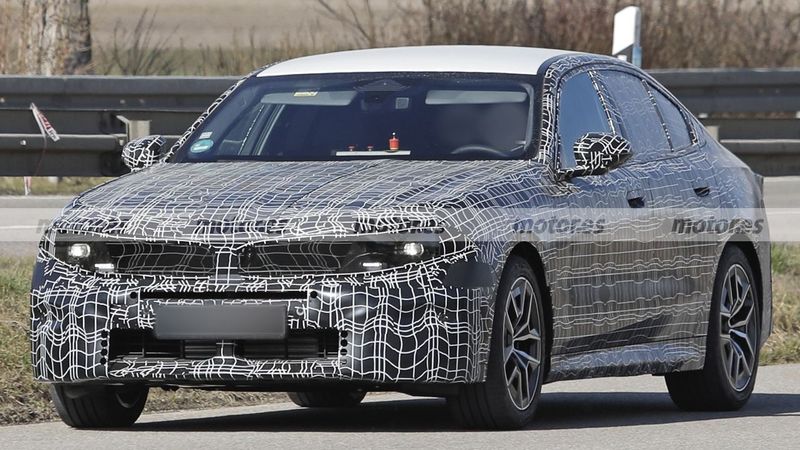 El nuevo BMW Serie 5 2027 posa en sus primeras fotos espía, un