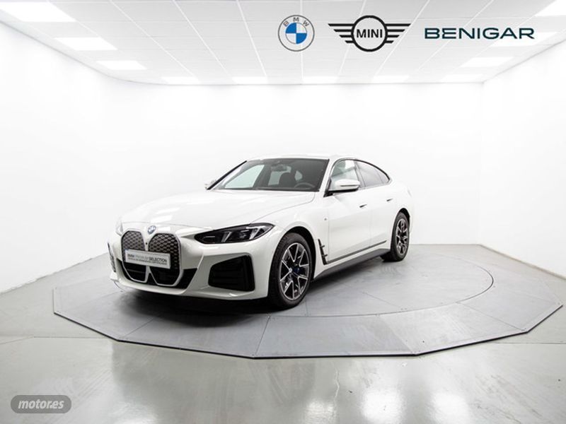 BMW i4 edrive40 250 kw (340 cv) - foto 1