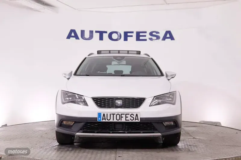 Seat Leon 2.0 TDI XPERIENCE 4DRIVE DSG AUTO 184CV 5P # TECHO PANORAMICO ELE,NAVY - Imagen 2