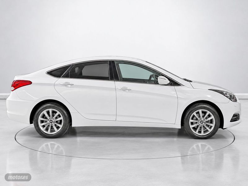 Hyundai i40 1.7 CRDI BlueDrive Tecno 85 kW (115 CV) - Imagen 2